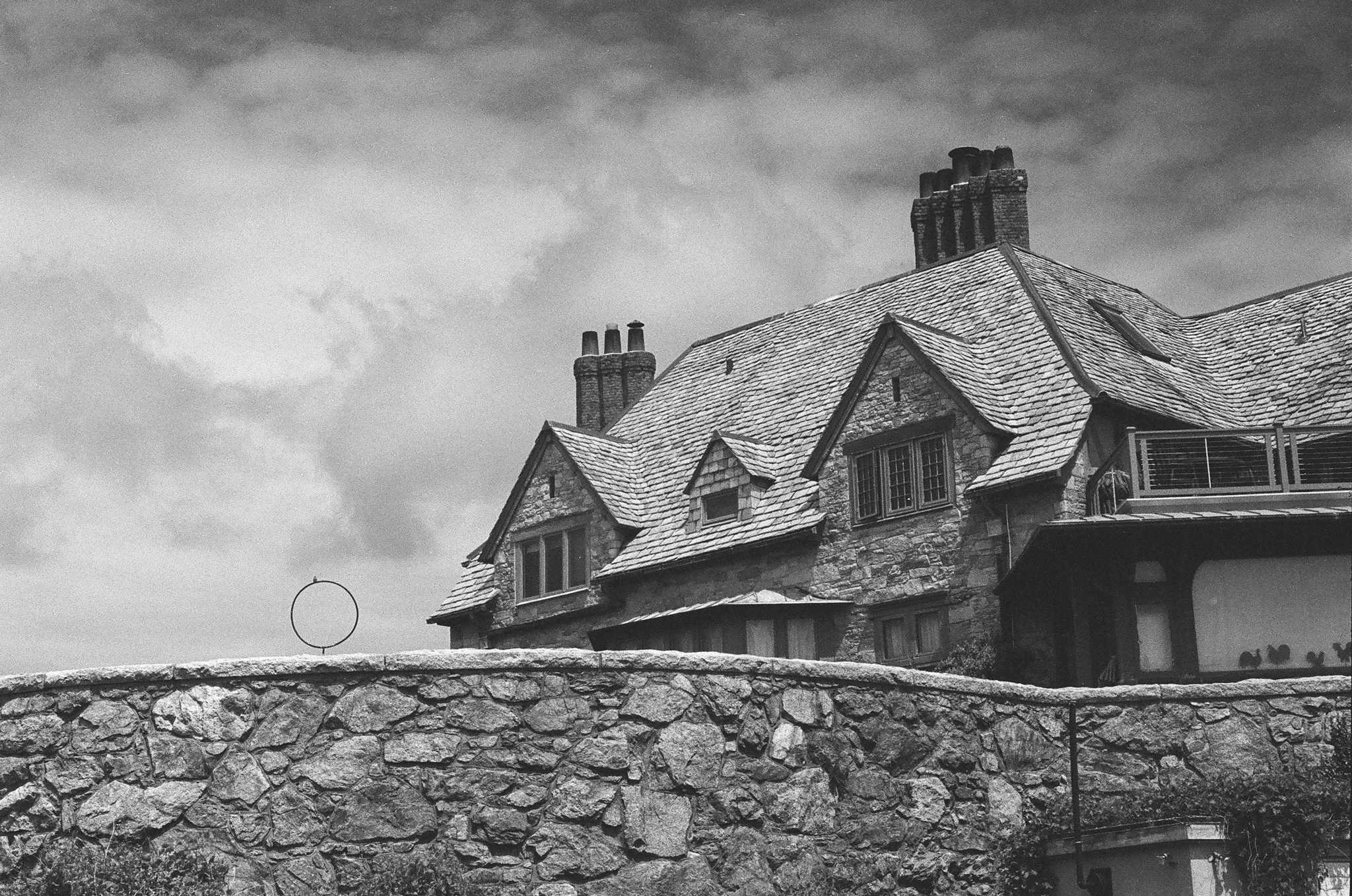 Leica M6 TTL | Leica Elmar 50mm f2.8 | Kodak Tri-X 400

Scanned with Noritsu LS-600

Lab developed in Kodak Xtol