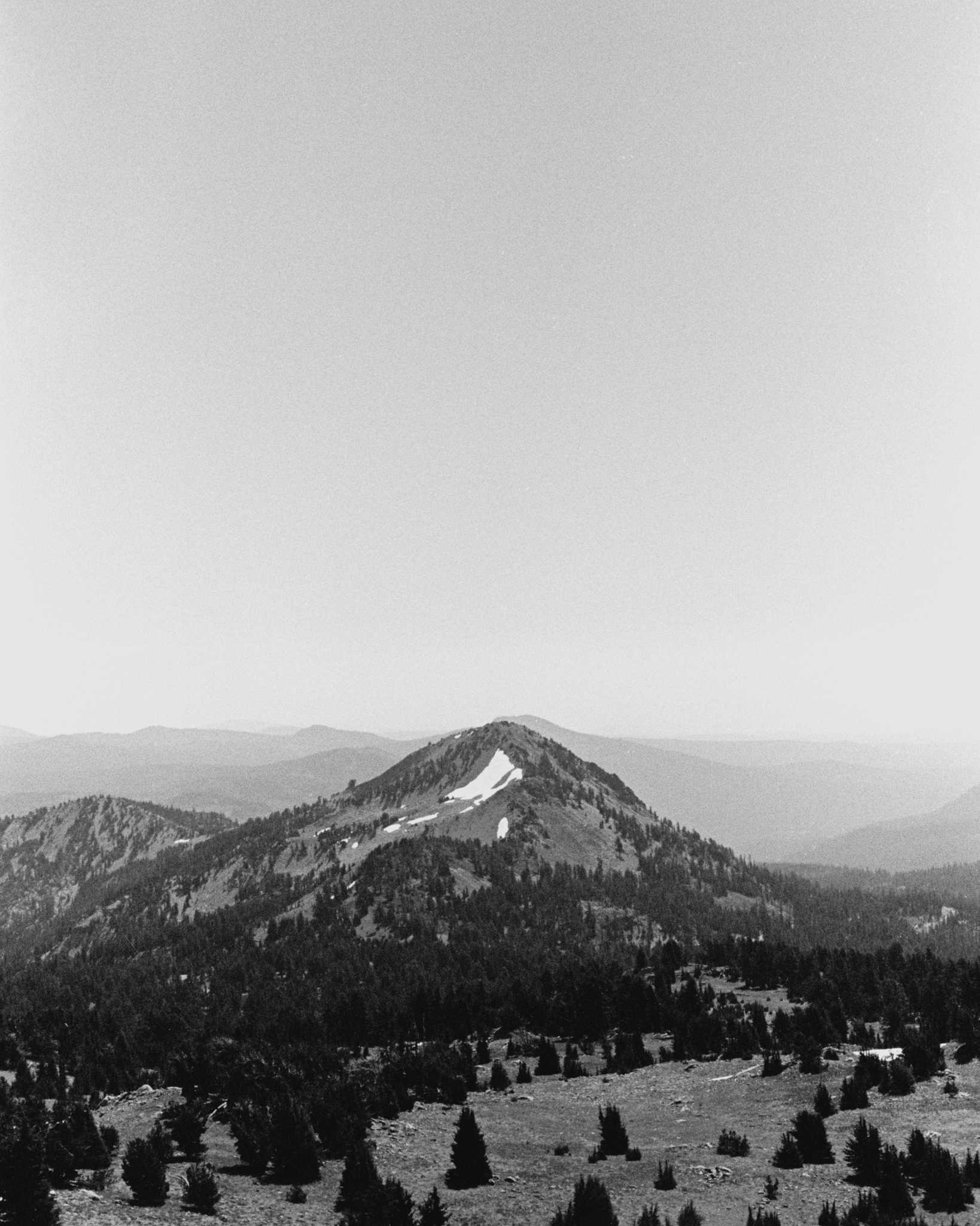 Rollei 35 | Zeiss Tessar 40mm | Kodak Tri-X 400

Scanned with Noritsu LS-600

Lab developed in Kodak Xtol