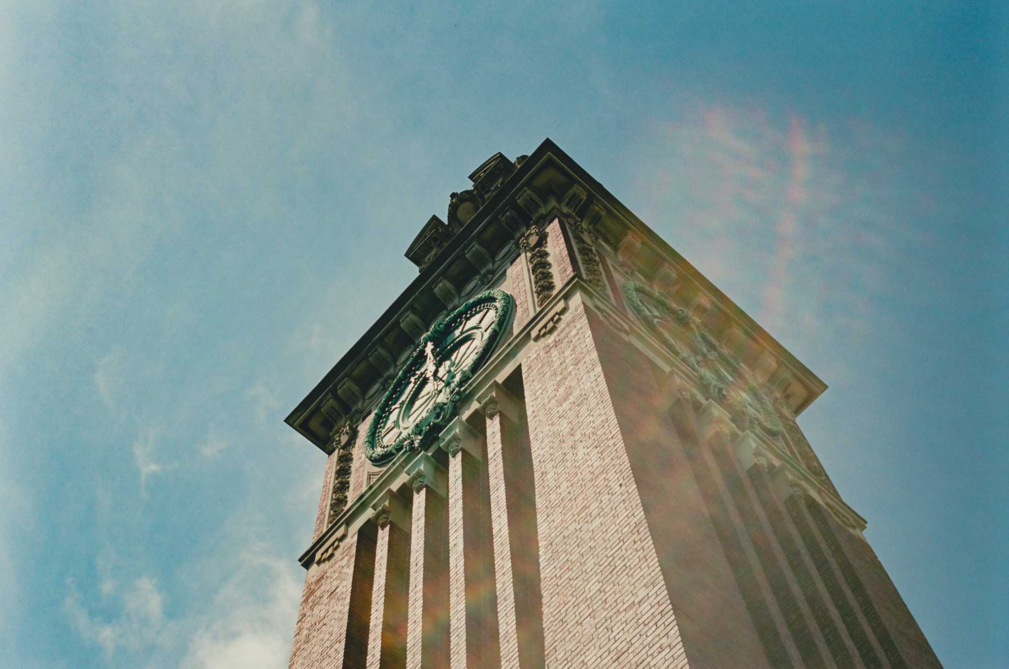 Leica M6 TTL | Leica Elmar 50mm f2.8 | Kodak Portra 160

Scanned with Noritsu LS-600

Lab developed in Kodak Flexicolor