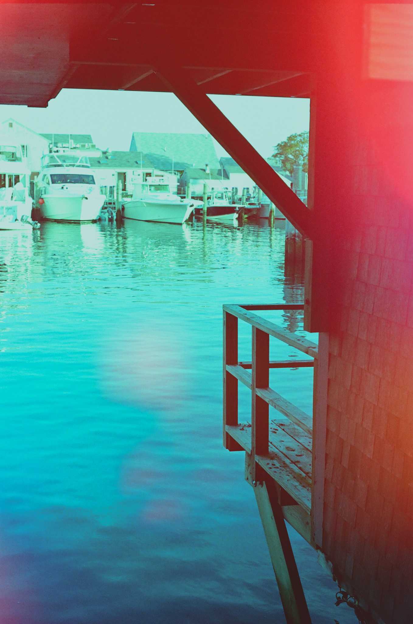 Leica M6 TTL | Leica Elmar 50mm f2.8 | Psychadelic Blues #3 400

Scanned with Noritsu LS-600

Lab developed in Kodak Flexicolor