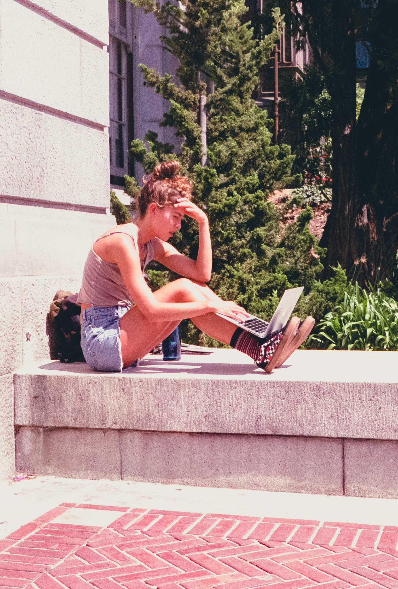 Rollei 35 | Zeiss Tessar 40mm | Fujicolor Superia Xtra 400

Scanned with Noritsu LS-600

Lab developed in Kodak Flexicolor