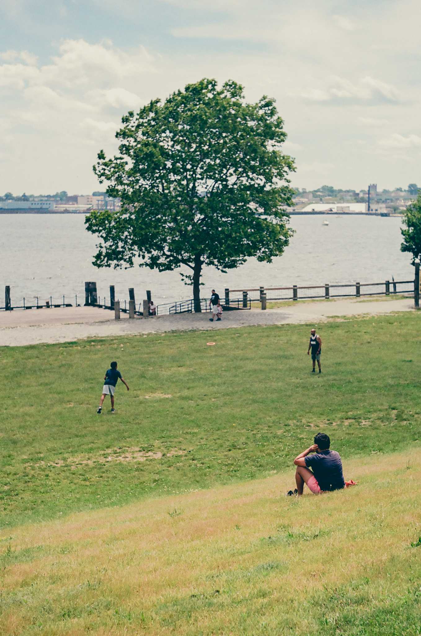 Leica M6 TTL | Leica Elmar 50mm f2.8 | Kodak Portra 160

Scanned with Noritsu LS-600

Lab developed in Kodak Flexicolor