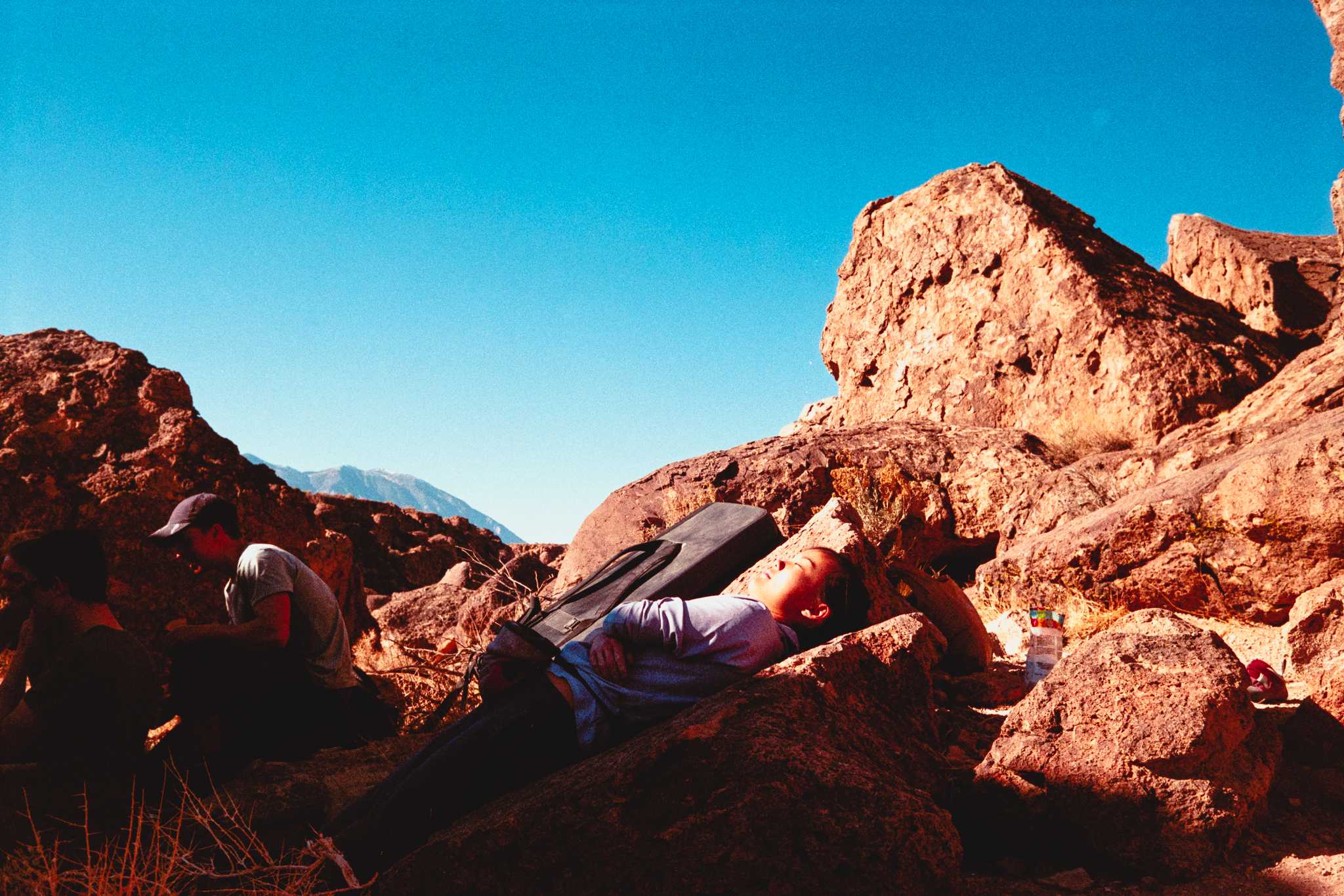 Nikonos V | Nikon 35mm f/2.5 | Fuji Superia Xtra 400

Digitized with Canon EOS Rebel T7 w/Tamron 90mm f/2.8 Macro | Skier Sunray Box 3
| Skier Sunray Box 3

Lab developed in

Negative Lab Pro v2.2.0 | Color Model: Frontier | Pre-Sat: 4 | Tone Profile: LAB
– Hard | LUT: Frontier