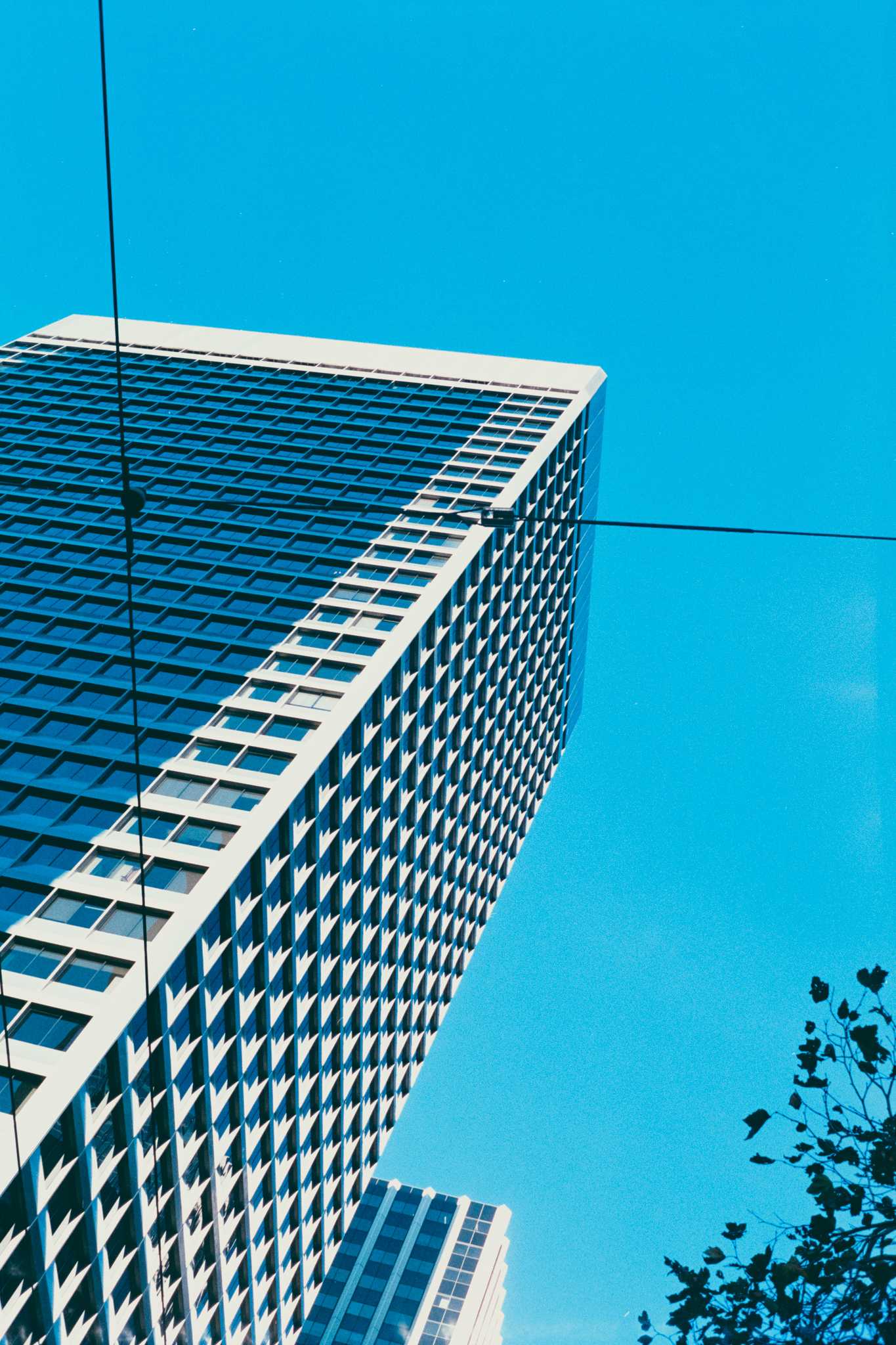 Rollei 35 | Zeiss Tessar 40mm | Fujicolor Superia Xtra 400

Scanned with Noritsu LS-600

Lab developed in Kodak Flexicolor

Negative Lab Pro v2.2.0 | Color Model: Frontier | Pre-Sat: 4 | Tone Profile: LAB
– Standard | WB: Auto-Neutral | LUT: None