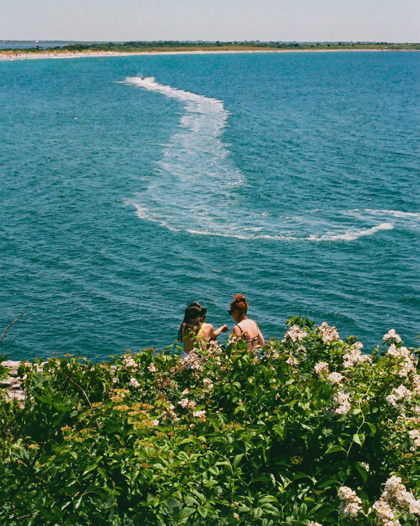 Leica M6 TTL | Leica Elmar 50mm f2.8 | Fujicolor Superia Xtra 400

Scanned with Noritsu LS-600

Lab developed in Kodak Flexicolor