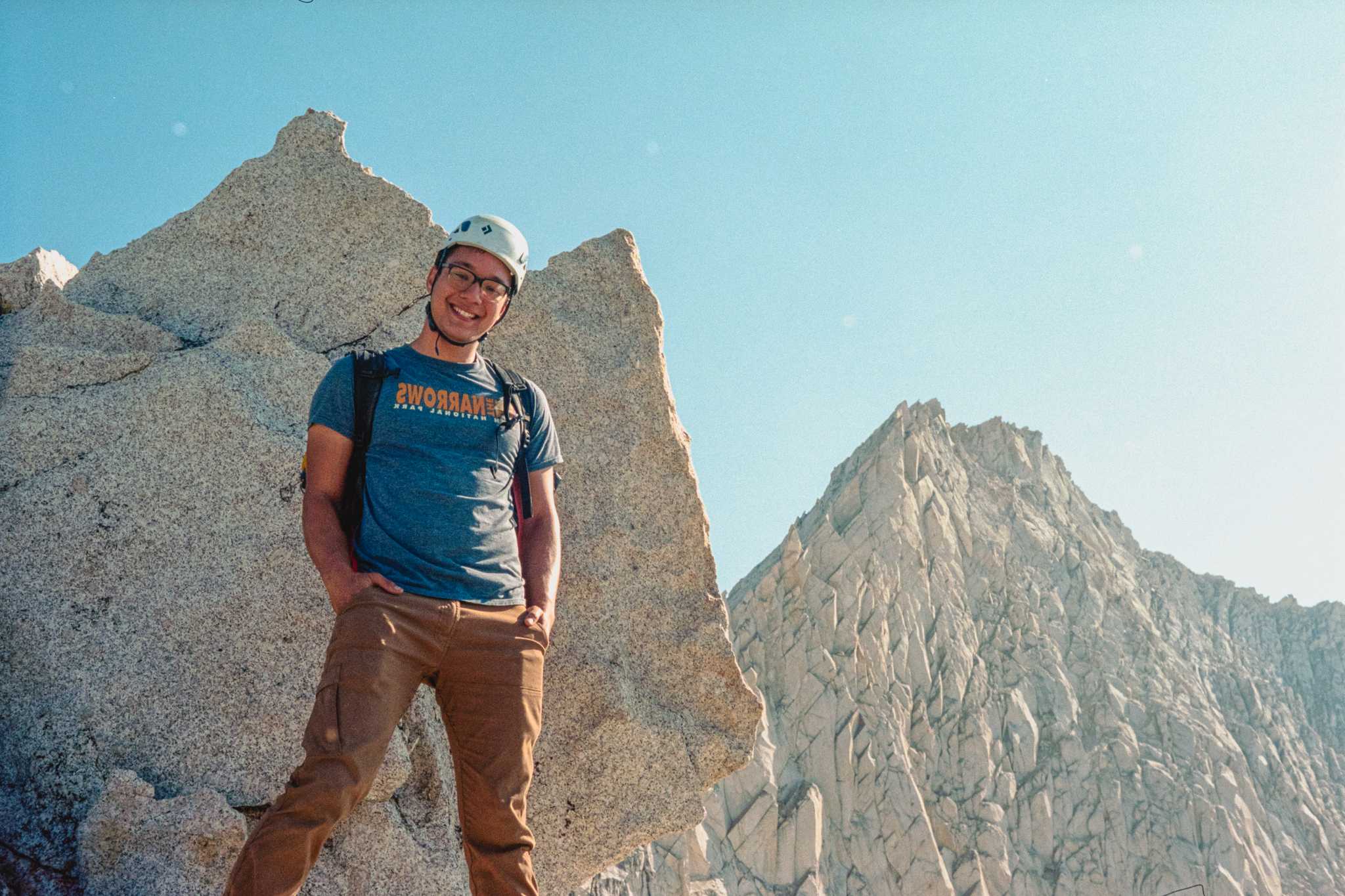 Rollei 35 | Zeiss Tessar 40mm | Kodak Portra 160

Lab developed in Kodak Flexicolor

Negative Lab Pro v2.2.0 | Color Model: Frontier | Pre-Sat: 3 | Tone Profile: LAB
– Standard | WB: Auto-Neutral | LUT: Frontier