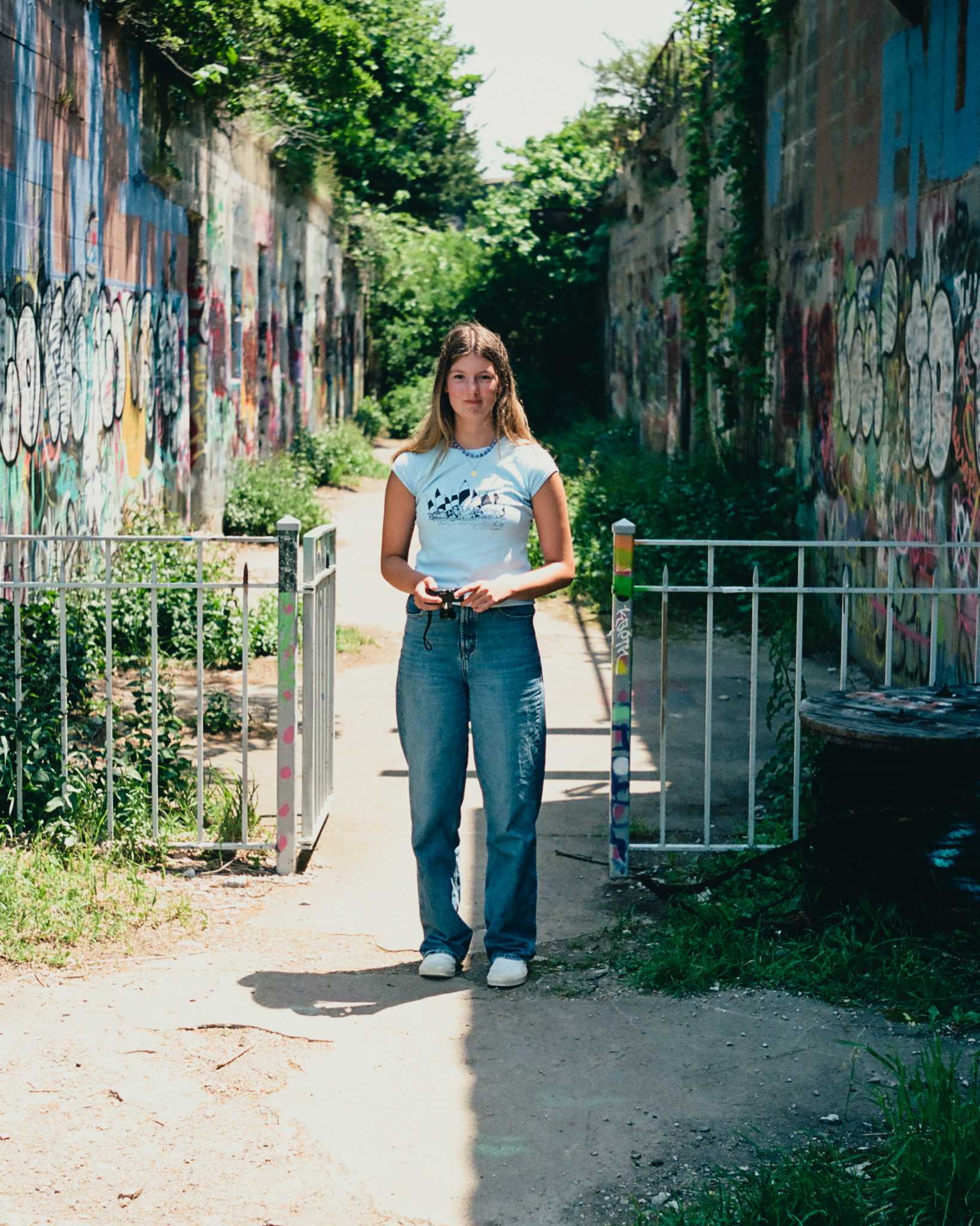 Leica M6 TTL | Leica Elmar 50mm f2.8 | Kodak Portra 160

Scanned with Noritsu LS-600

Lab developed in Kodak Flexicolor