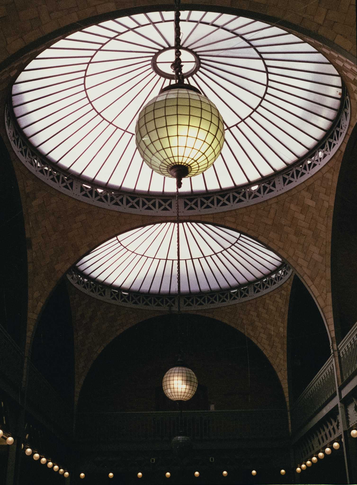 Rollei 35 | Zeiss Tessar 40mm | Fujicolor Superia Xtra 400

Scanned with Noritsu LS-600

Lab developed in Kodak Flexicolor