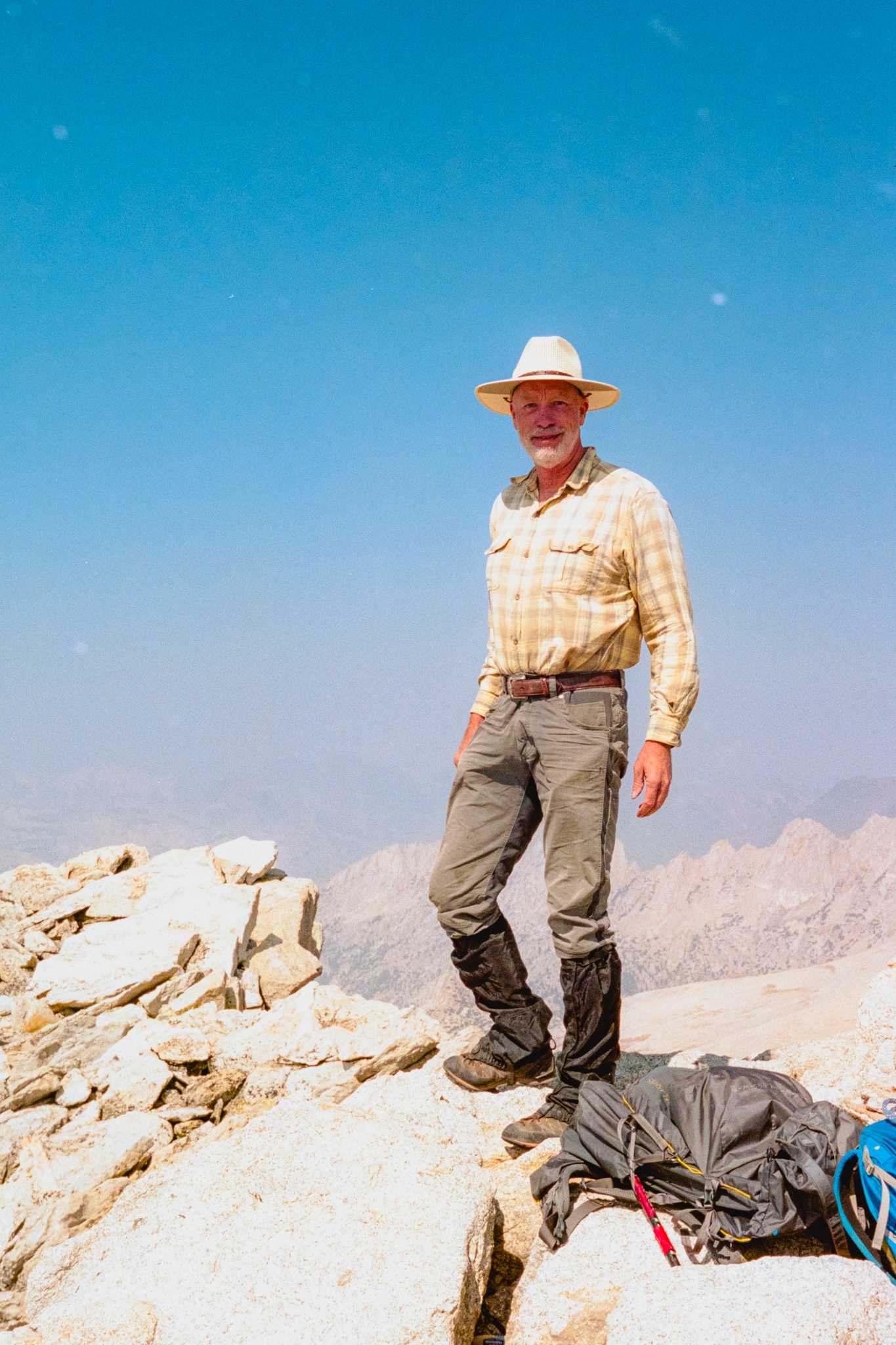 Rollei 35 | Zeiss Tessar 40mm | Kodak Portra 160

Lab developed in Kodak Flexicolor

Negative Lab Pro v2.2.0 | Color Model: Frontier | Pre-Sat: 3 | Tone Profile: LAB
– Standard | WB: Auto-Neutral | LUT: Frontier