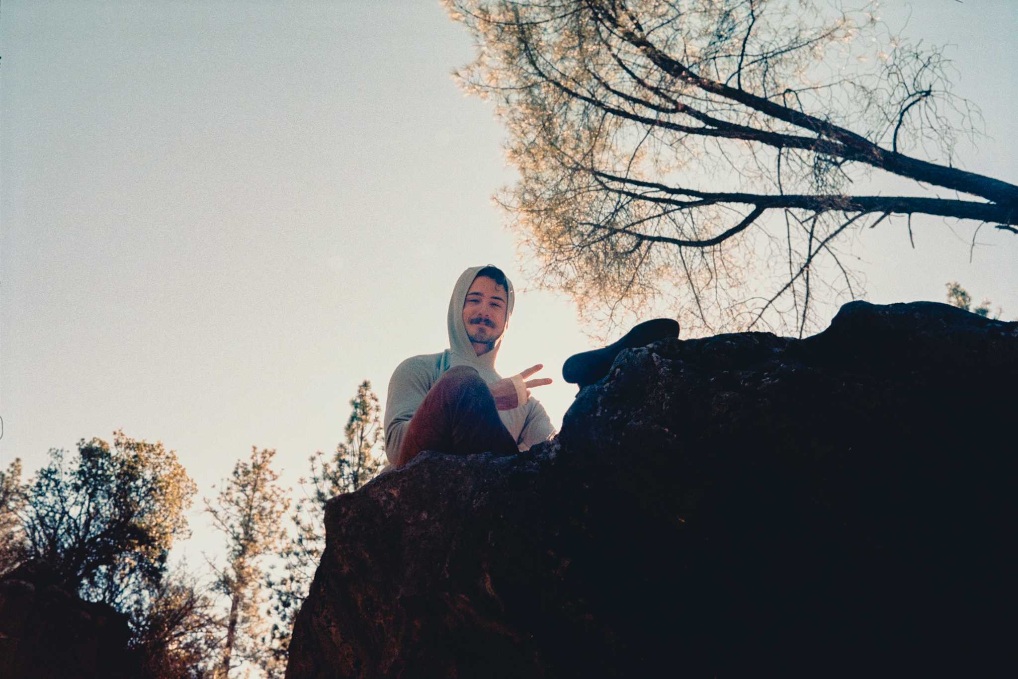 Nikonos V | Nikon 35mm f/2.5 | Kodak Portra 160

Digitized with Canon EOS Rebel T7 w/Tamron 90mm f/2.8 Macro | Skier Sunray Box 3
| Skier Sunray Box 3

Lab developed in

Negative Lab Pro v2.2.0 | Color Model: Frontier | Pre-Sat: 4 | Tone Profile: LAB
– Standard | WB: Auto-Warm | LUT: Frontier