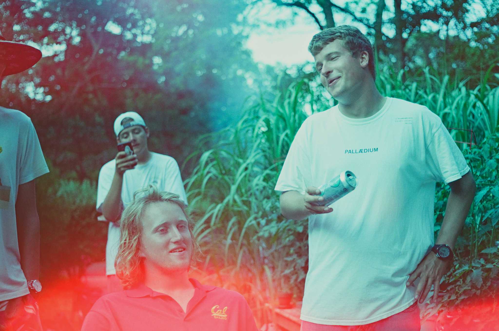 Leica M6 TTL | Leica Elmar 50mm f2.8 | Psychadelic Blues #3 400

Scanned with Noritsu LS-600

Lab developed in Kodak Flexicolor