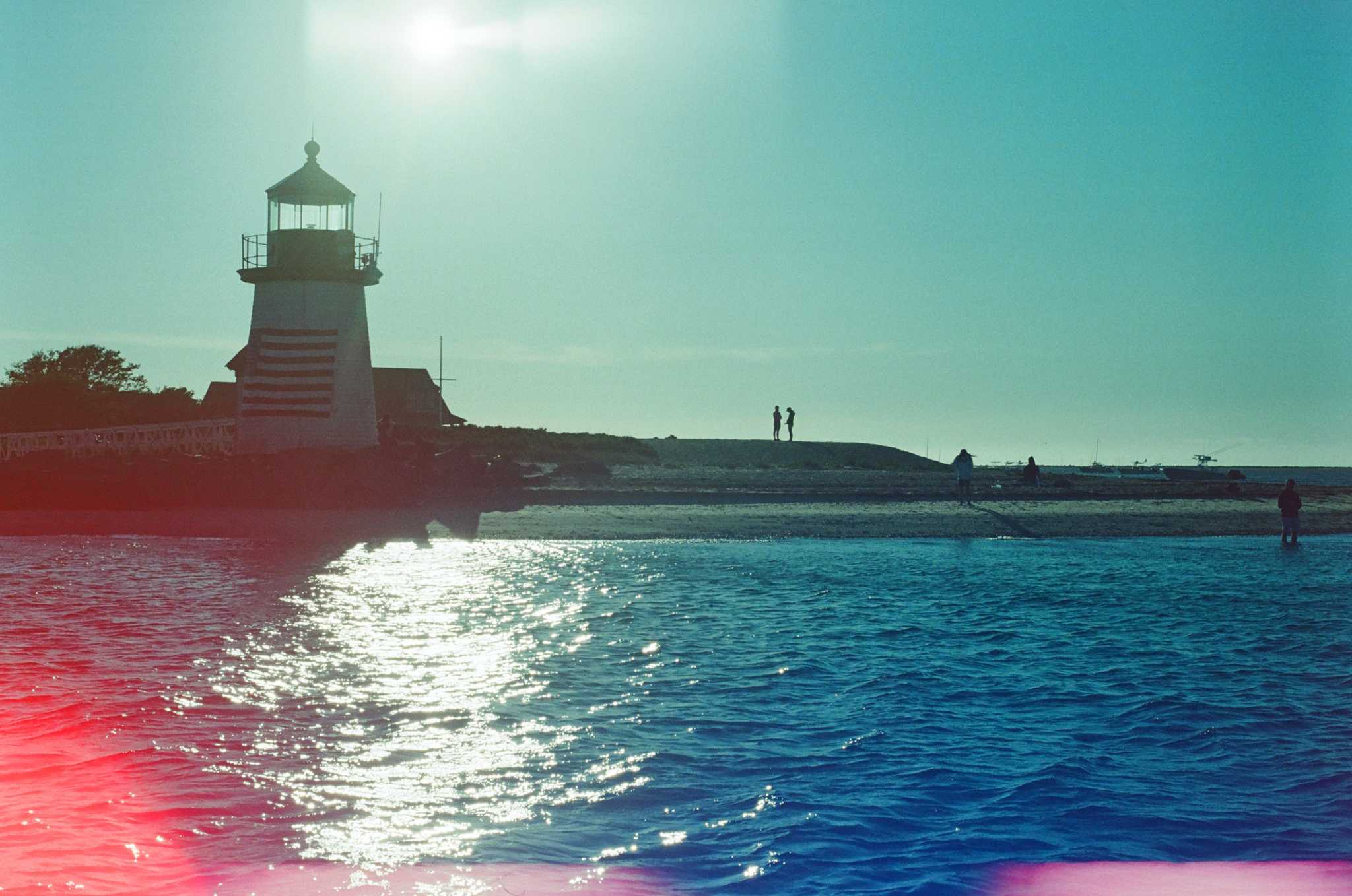 Leica M6 TTL | Leica Elmar 50mm f2.8 | Psychadelic Blues #3 400

Scanned with Noritsu LS-600

Lab developed in Kodak Flexicolor