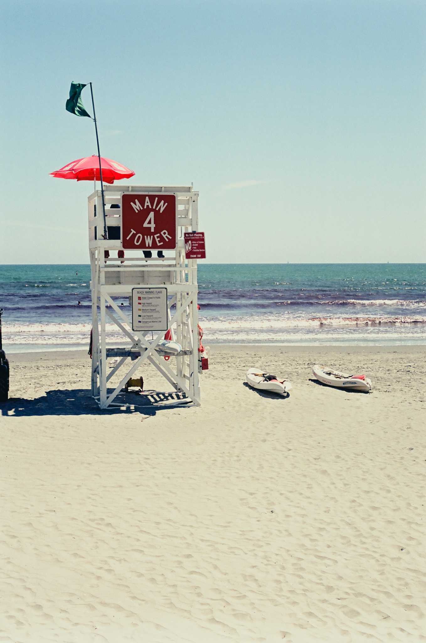 Leica M6 TTL | Leica Elmar 50mm f2.8 | Kodak Portra 160

Scanned with Noritsu LS-600

Lab developed in Kodak Flexicolor