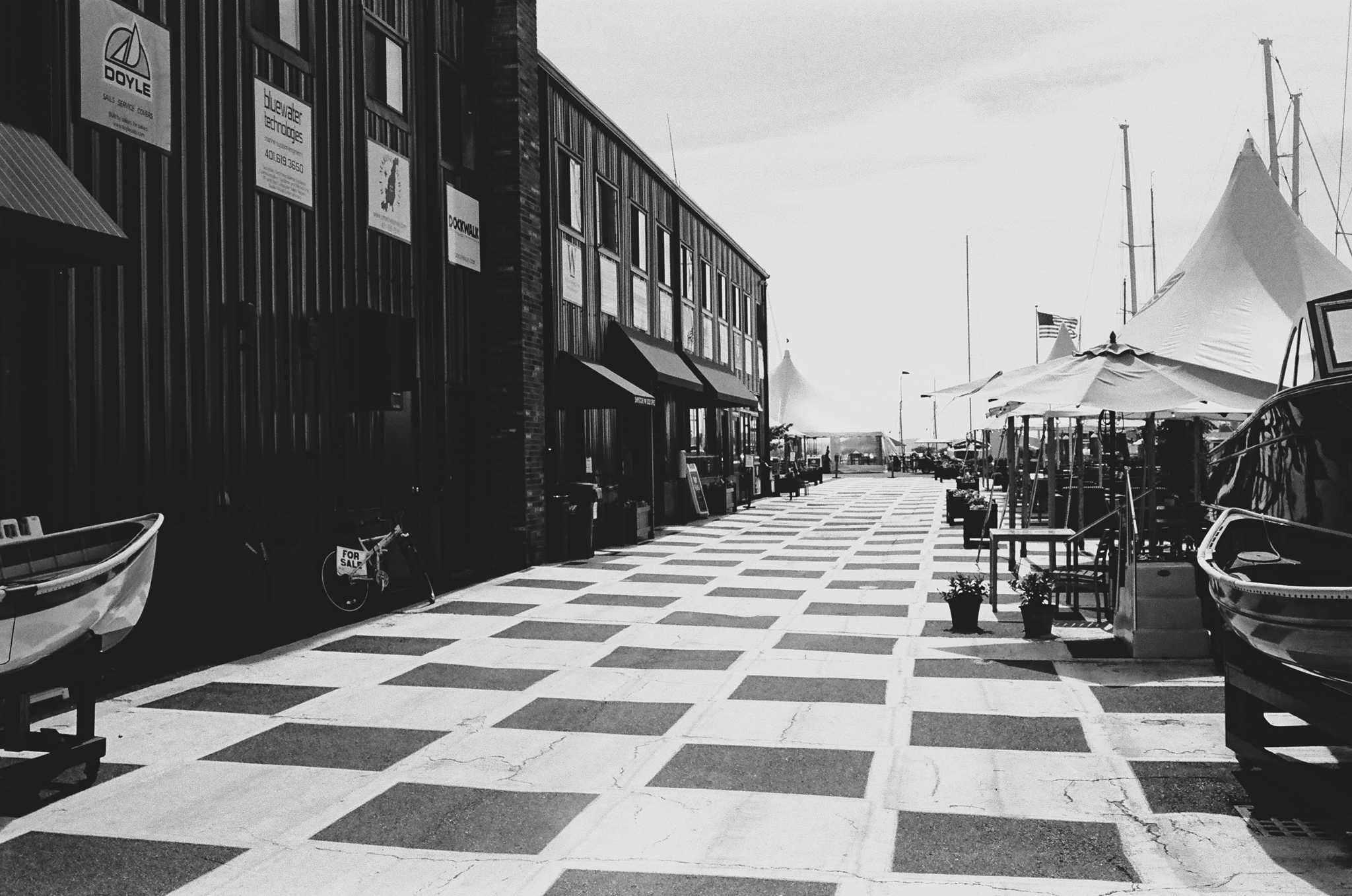 Rollei 35 | Zeiss Tessar 40mm | Kodak Tri-X 400

Scanned with Noritsu LS-600

Lab developed in Kodak Xtol