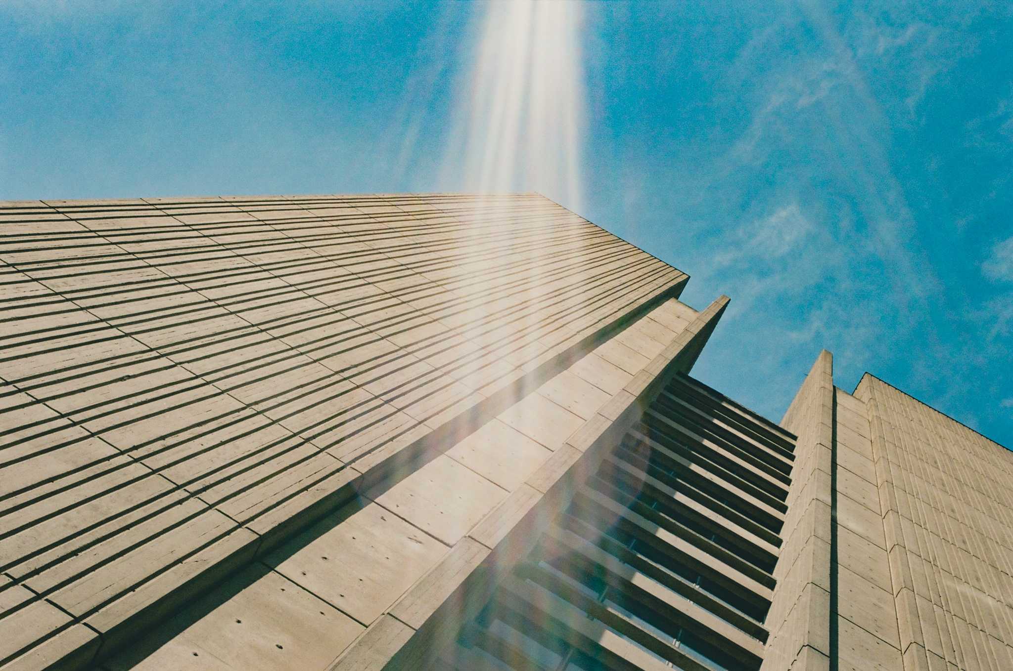 Leica M6 TTL | Leica Elmar 50mm f2.8 | Kodak Portra 160

Scanned with Noritsu LS-600

Lab developed in Kodak Flexicolor