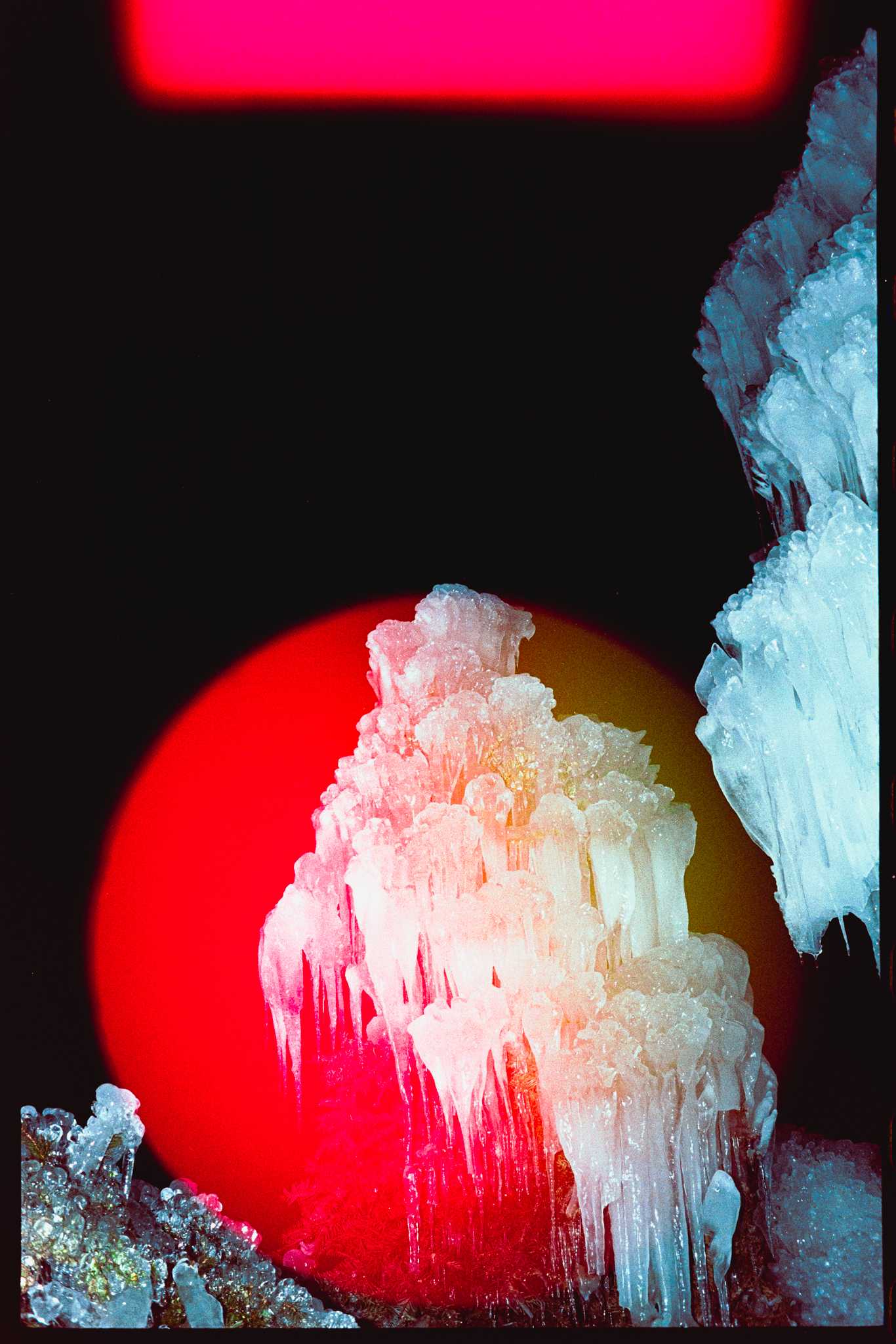 Rollei 35 | Zeiss Tessar 40mm | Psychadelic Blues 400

Lab developed in Kodak Flexicolor

Negative Lab Pro v2.2.0 | Color Model: Frontier | Pre-Sat: 4 | Tone Profile: LAB
– Hard | WB: Auto-Warm | LUT: Frontier