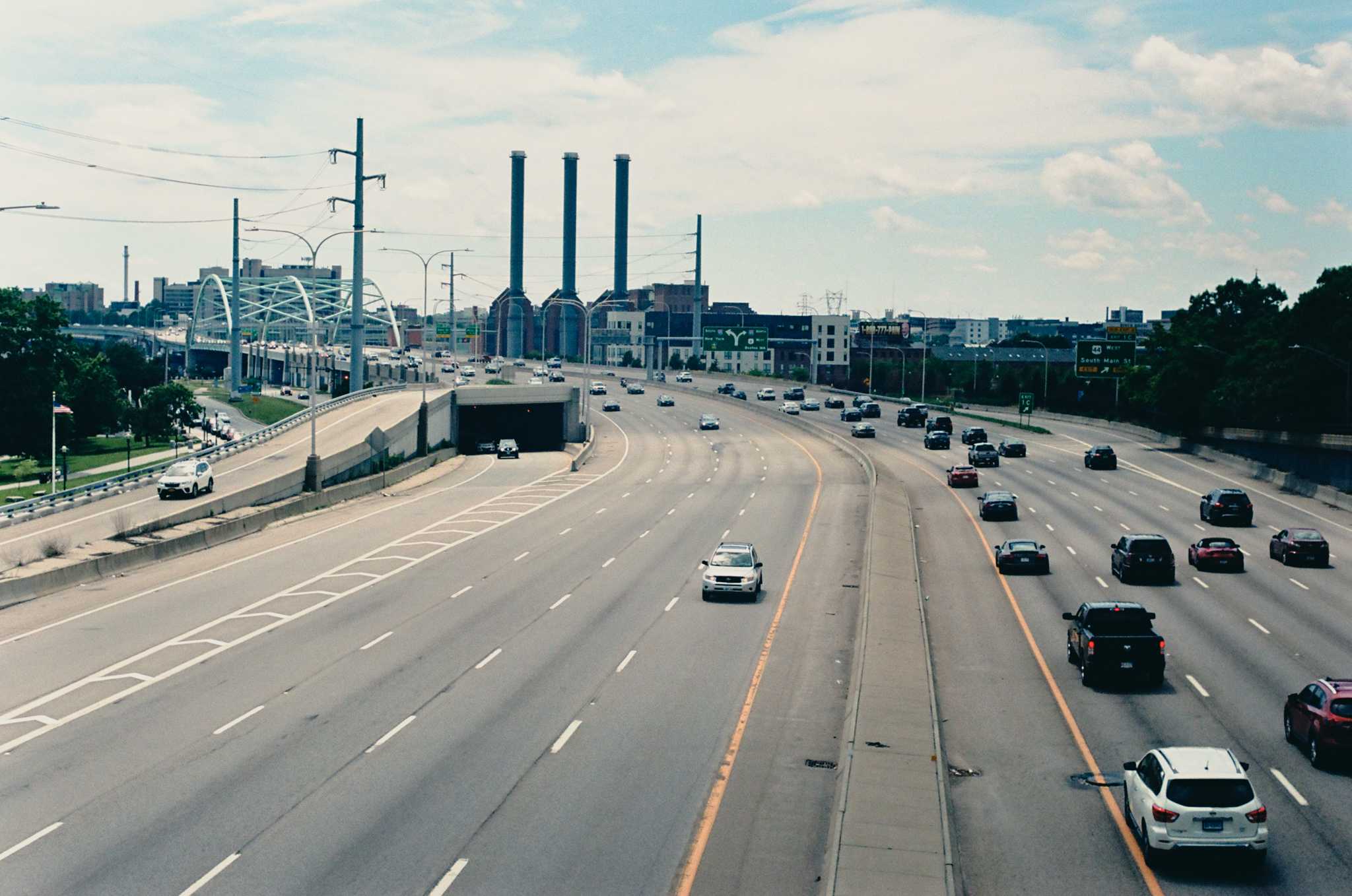 Leica M6 TTL | Leica Elmar 50mm f2.8 | Kodak Portra 160

Scanned with Noritsu LS-600

Lab developed in Kodak Flexicolor