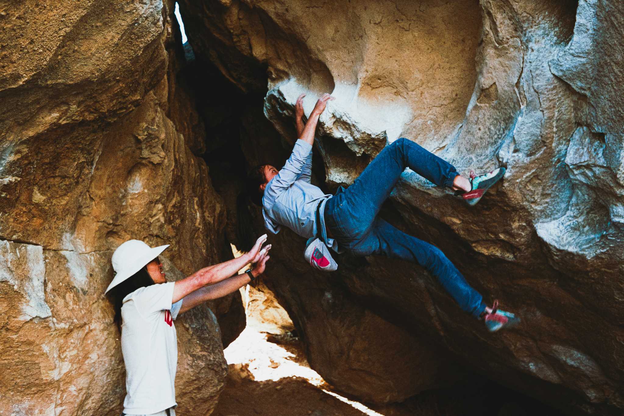 Nikonos V | Nikon 35mm f/2.5 | Fuji Superia Xtra 400

Digitized with Canon EOS Rebel T7 w/Tamron 90mm f/2.8 Macro | Skier Sunray Box 3
| Skier Sunray Box 3

Lab developed in

Negative Lab Pro v2.2.0 | Color Model: Frontier | Pre-Sat: 4 | Tone Profile: LAB
– Hard | WB: Auto-Warm | LUT: Frontier